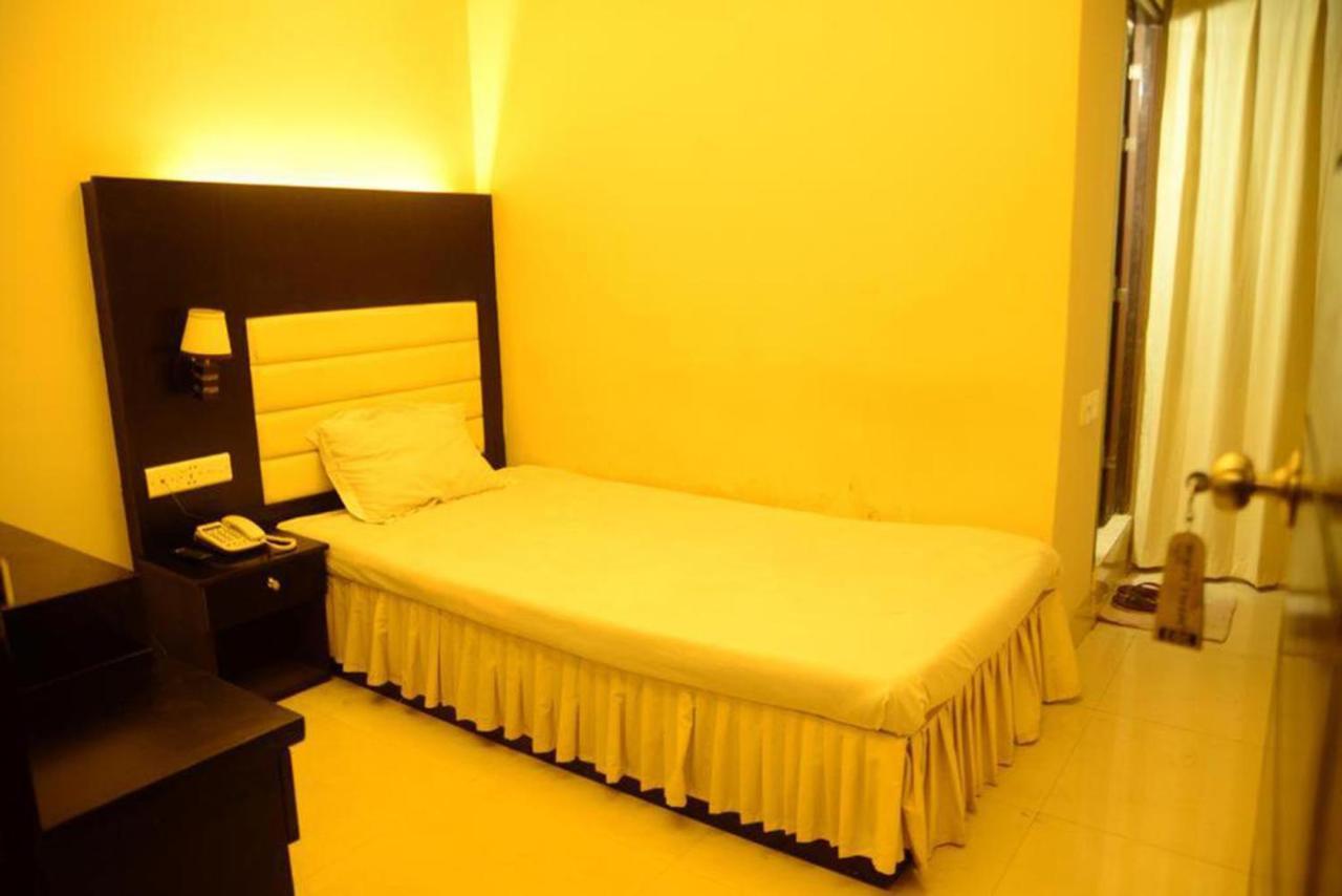 Hotel Royal Living Hotel & Suites Chittagong Bagian luar foto