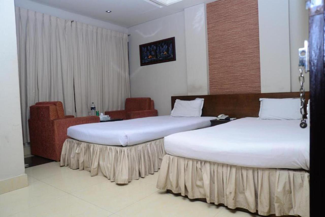 Hotel Royal Living Hotel & Suites Chittagong Bagian luar foto